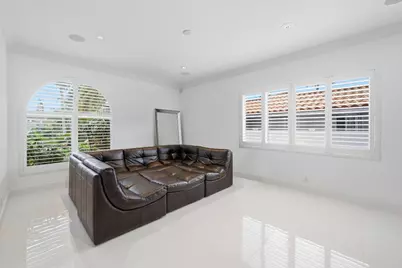 16430 NE 30th Avenue, North Miami Beach, FL 33160 - Photo 48