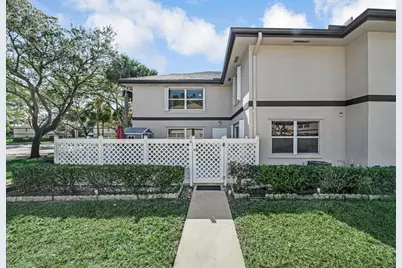 7 Amherst Court #Apt A, West Palm Beach, FL 33411 - Photo 2