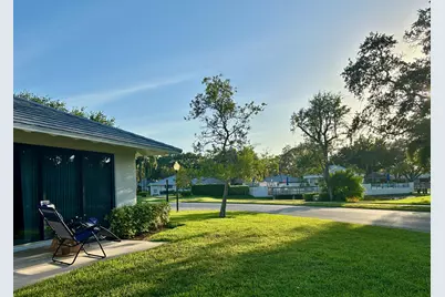 301 Club Drive, Palm Beach Gardens, FL 33418 - Photo 10