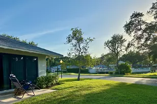 301 Club Dr, Palm Beach Gardens, FL 33418 - Photo 10