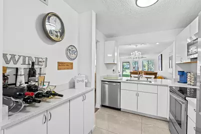 3138 Via Poinciana #116, Lake Worth, FL 33467 - Photo 6