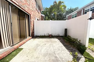 413 N Cypress Dr, Tequesta, FL 33469 - Photo 24