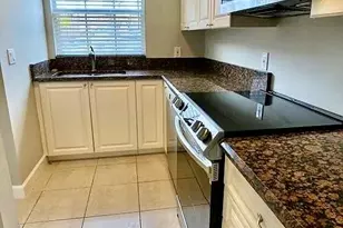 413 N Cypress Dr, Tequesta, FL 33469 - Photo 2