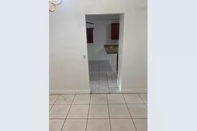 663 White Water Dr, West Palm Beach, FL 33413 - Photo 4