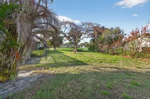 2092 SE Allamanda Dr, Port Saint Lucie, FL 34952 - Photo 32