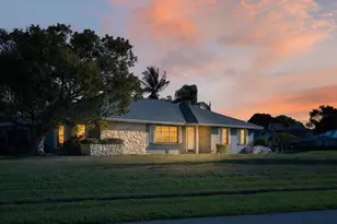 2092 SE Allamanda Dr, Port Saint Lucie, FL 34952 - Photo 2