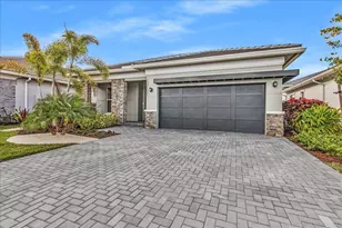 10161 Timber Crk Wy, Palm Beach Gardens, FL 33412 - Photo 2