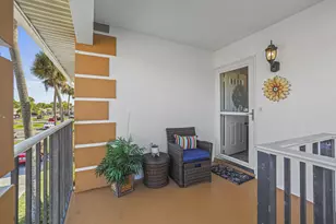 1203 S Lakes End Dr, Fort Pierce, FL 34982 - Photo 4