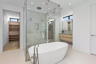 1099 NE 4th Ave, Boca Raton, FL 33432 - Photo 46