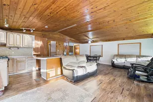 56 Basin St, Lorida, FL 33857 - Photo 2