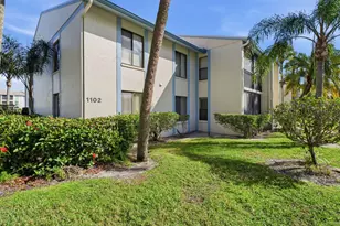 1102 Green Pine Blvd, West Palm Beach, FL 33409 - Photo 4