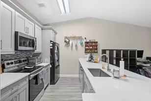 18 Winchmore Ln, Boynton Beach, FL 33426 - Photo 12