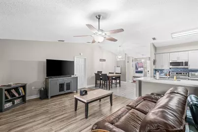 18 Winchmore Lane, Boynton Beach, FL 33426 - Photo 8