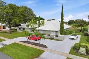 2106 Sunderland Ave, Wellington, FL 33414 - Photo 2