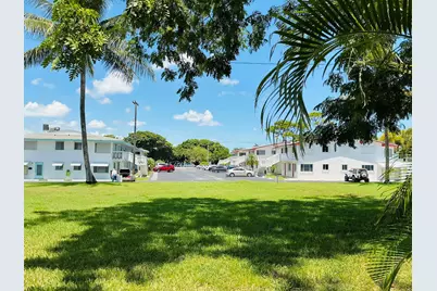 2102 Lake Osborne Drive #15, Lake Worth Beach, FL 33461 - Photo 20