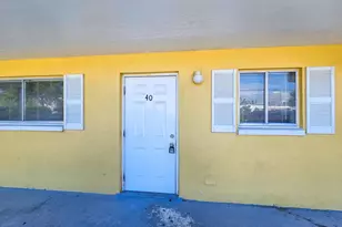 1501 Crescent Cir, Lake Park, FL 33403 - Photo 10