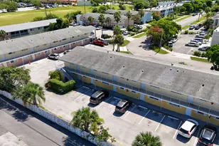 1501 Crescent Cir, Lake Park, FL 33403 - Photo 12