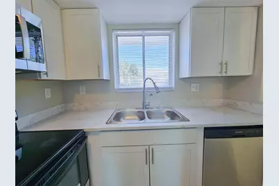 1501 Crescent Circle #E40, Lake Park, FL 33403 - Photo 2