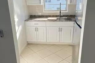 162 Camden G, West Palm Beach, FL 33417 - Photo 8