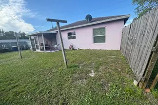 812 N 21st St, Fort Pierce, FL 34950 - Photo 2