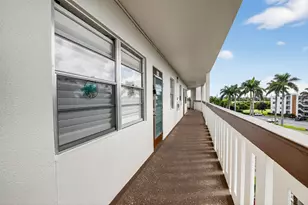 4008 Hythe A, Boca Raton, FL 33434 - Photo 2