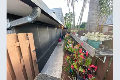 1011 Springdale Circle, Lake Worth Beach, FL 33461 - Photo 2