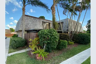 1011 Springdale Circle, Lake Worth Beach, FL 33461 - Photo 4