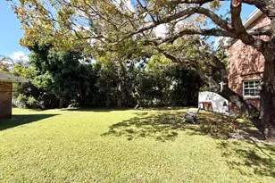 413 N Cypress Dr, Tequesta, FL 33469 - Photo 4