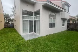 3780 Amalfi Dr, Hollywood, FL 33021 - Photo 8