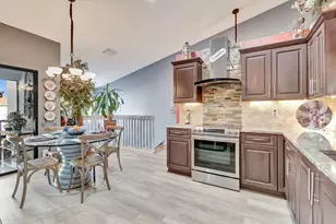 9705 Sills Dr E, Boynton Beach, FL 33437 - Photo 2