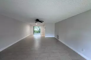 9244 SW 2nd St, Boca Raton, FL 33428 - Photo 2