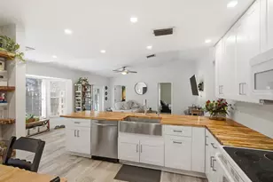 1105 Cherokee St, Jupiter, FL 33458 - Photo 10