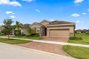 10552 SW Toren Wy, Port Saint Lucie, FL 34987 - Photo 2