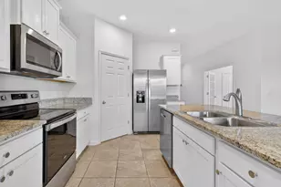 10552 SW Toren Wy, Port Saint Lucie, FL 34987 - Photo 8