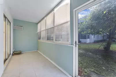 877 Flanders S, Delray Beach, FL 33484 - Photo 2