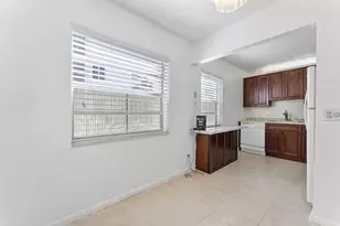 877 Flanders S, Delray Beach, FL 33484 - Photo 12