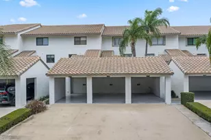 240 Captains Walk, Delray Beach, FL 33483 - Photo 2