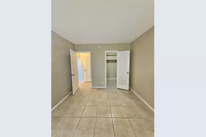 114 Norwich E, West Palm Beach, FL 33417 - Photo 4