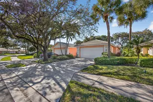 4153 Royal Oak Dr, Palm Beach Gardens, FL 33410 - Photo 2