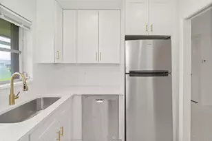 2557 Dudley Dr W, West Palm Beach, FL 33415 - Photo 6