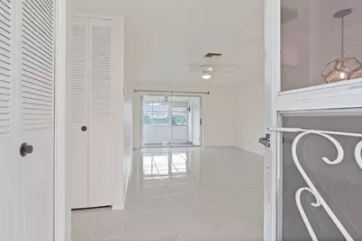 2557 Dudley Drive W #D, West Palm Beach, FL 33415 - Photo 2