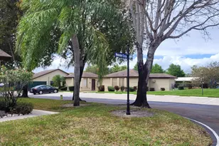 135 Meander Cir, Royal Palm Beach, FL 33411 - Photo 10