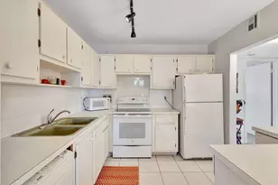 52 Plymouth F, West Palm Beach, FL 33417 - Photo 12