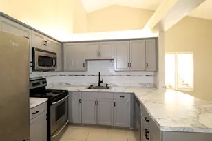 2519 SE Tropical East Circle E, Port Saint Lucie, FL 34952 - Photo 6