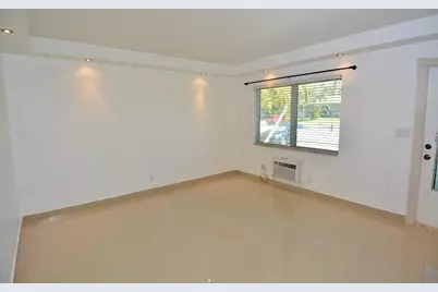 2000 NE 51st Court #103, Fort Lauderdale, FL 33308 - Photo 2