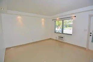 2000 NE 51st Ct, Fort Lauderdale, FL 33308 - Photo 2