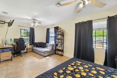 713 NE 35th Street, Oakland Park, FL 33334 - Photo 16