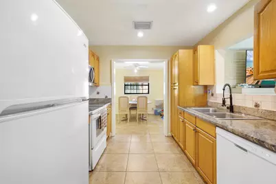 713 NE 35th Street, Oakland Park, FL 33334 - Photo 14