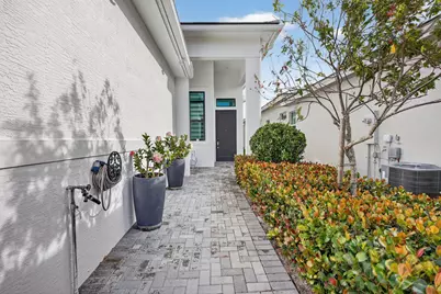 180 SE Via Bisento, Port Saint Lucie, FL 34952 - Photo 2