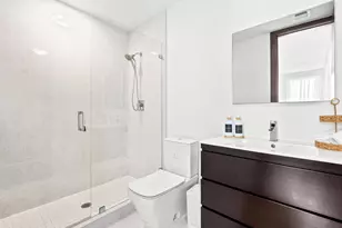 8405 NW 34th St, Doral, FL 33122 - Photo 26